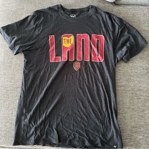 The Land Cleveland Cavaliers T-shirt Size M